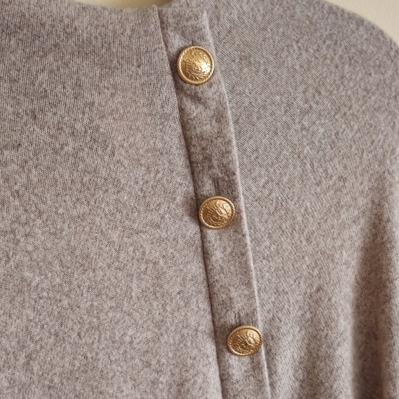 H&M Beige & Gold Button Fine-Knit Mock Neck Sweater Size Large - Picture 3 of 7